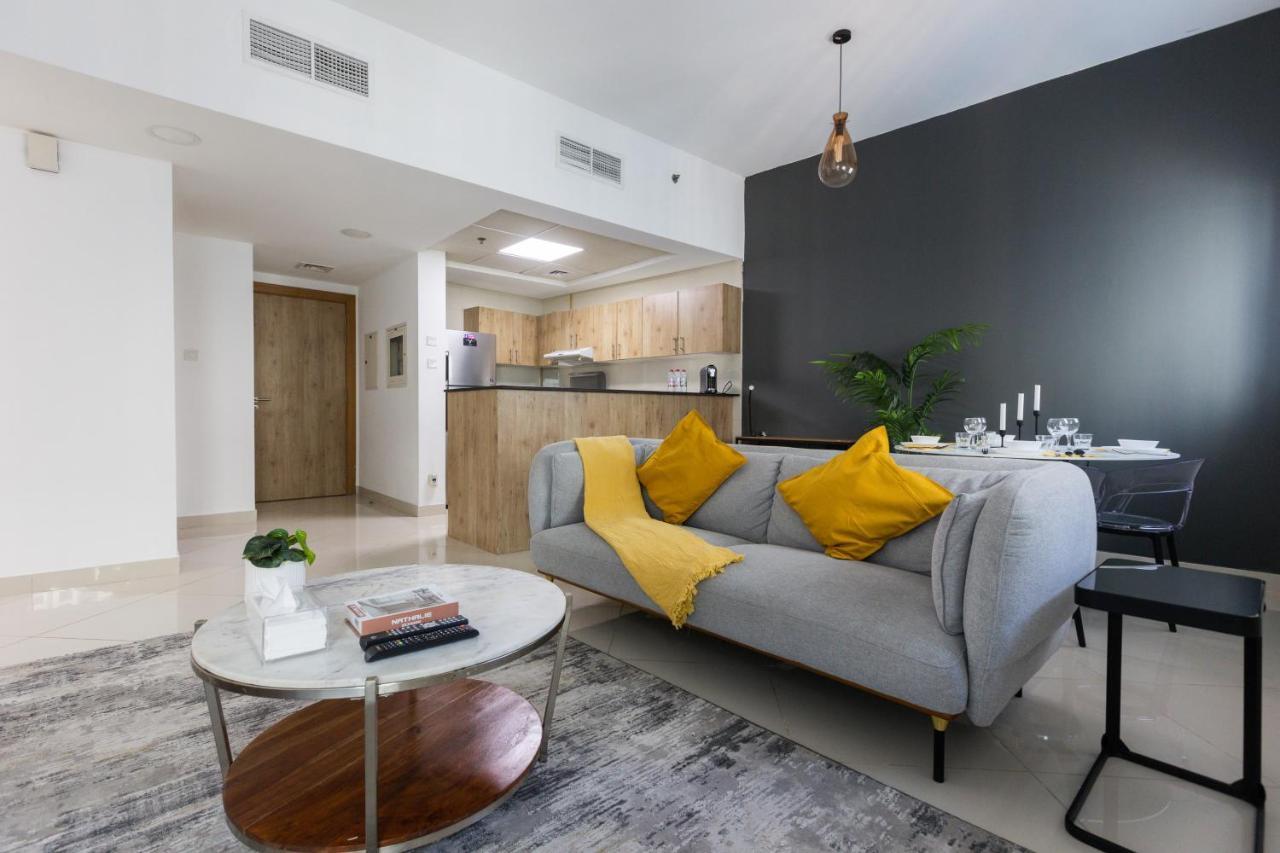 Enticing Space With Marina View Near The Beach! Casa de férias *