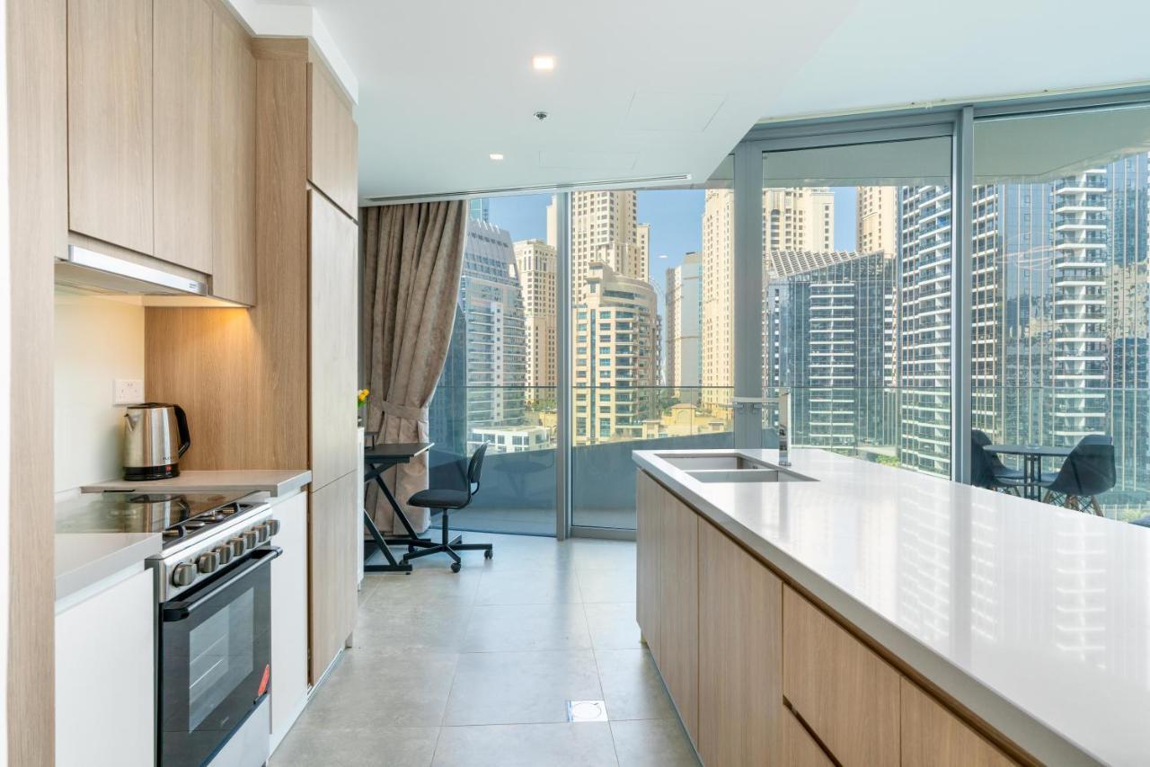 Apartment Vacay Lettings - Waterfront Luxury With Full Marina View Dubai