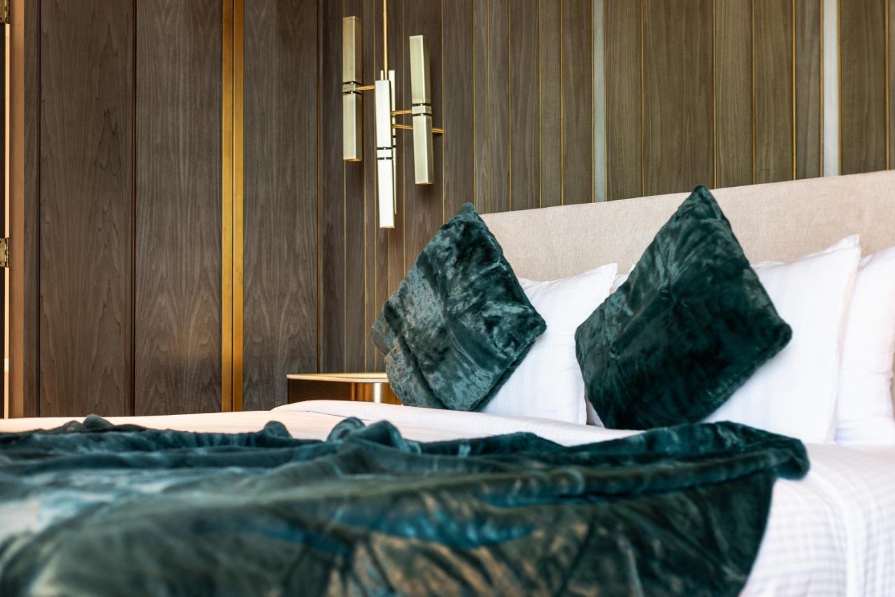 Apartment Eden's Homes & - Five Palm Residences *