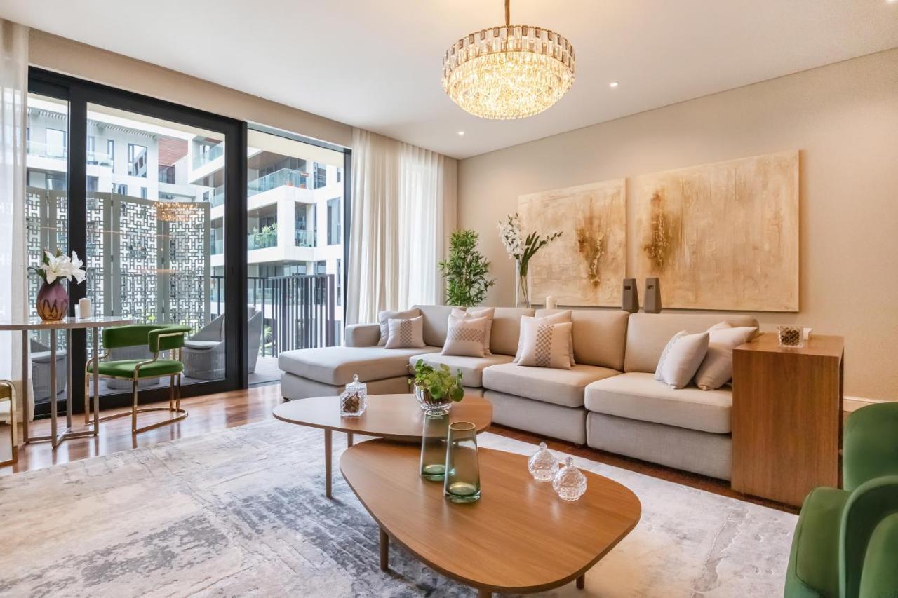 Fam Living - Walk - Luxe Interiors Apartment *