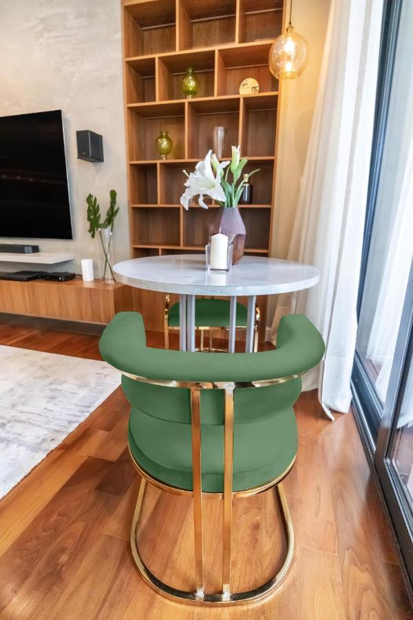 Fam Living - Walk - Luxe Interiors Apartment Dubai