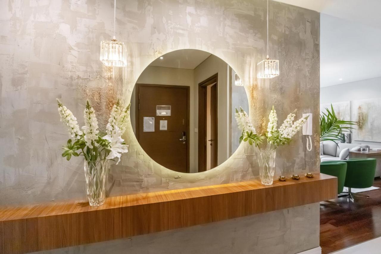 Apartment Fam Living - Walk - Luxe Interiors *