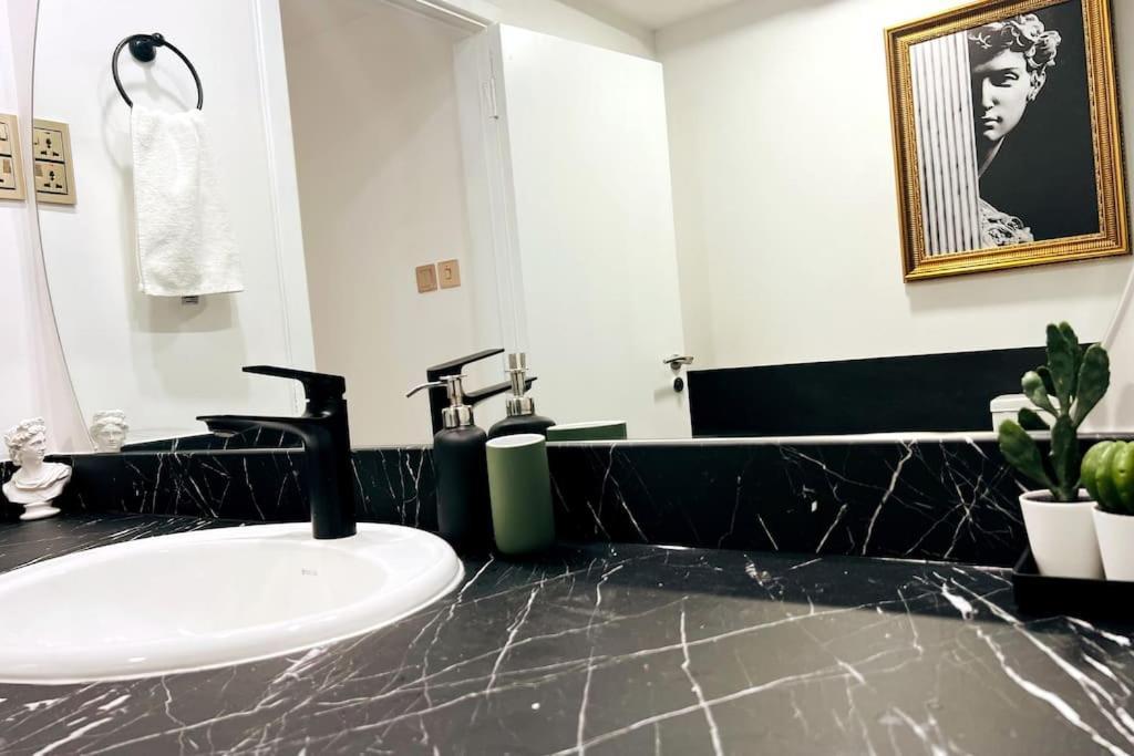 Greek Gods Luxury Jlt 1bhk With Stunning View Close To Metro Dubai