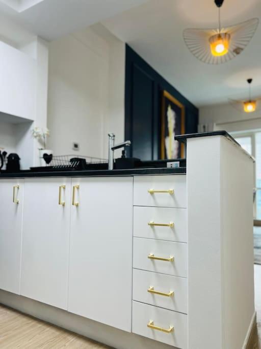 Greek Gods Luxury Jlt 1bhk With Stunning View Close To Metro *