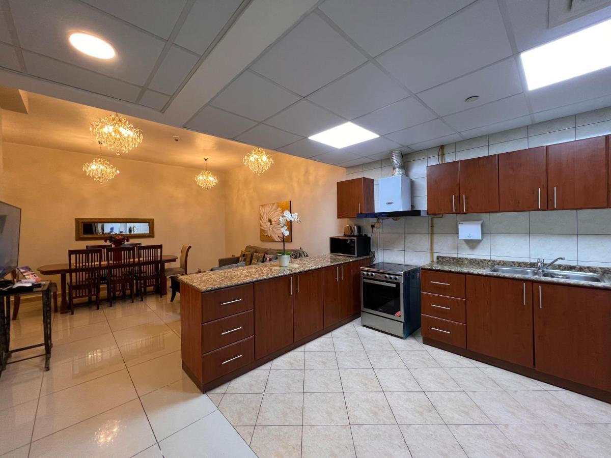 Two Continents Holiday Homes - Arabian Nights With Sea Views - Free Airport Pick-up Over 5 Nights Apartment