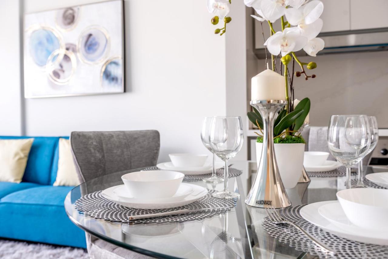 Ultra Luxury Emaar Beachfront - Private And Pool Apartment