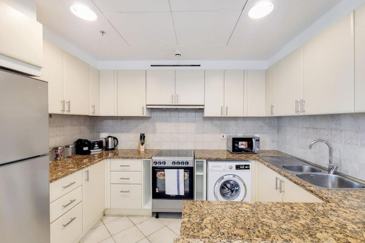 Al Murjan, Marina - Trendy Two Bedroom Dubai