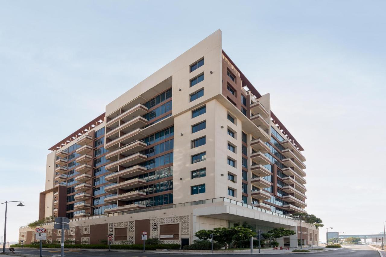 403, Avenue Residences 1 * Dubai
