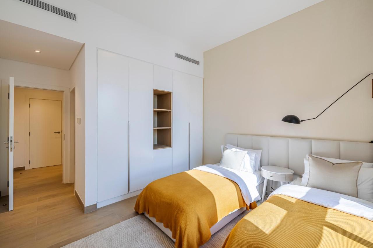 2br With Full Sea View Le Pont B3 La Dubai