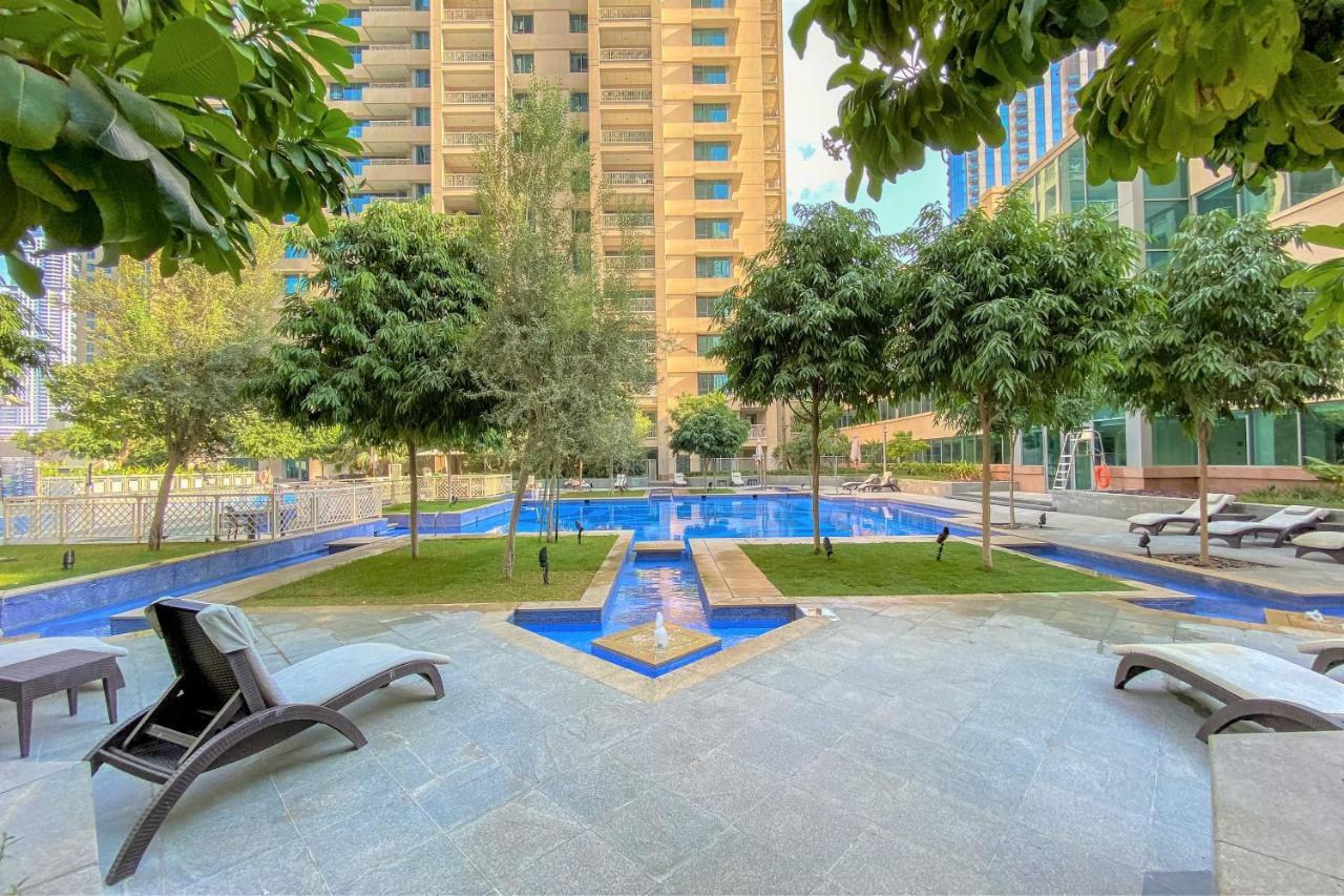 Apartment Luxury Burj Khalifa & Fountain View Apt Downtown Dubai