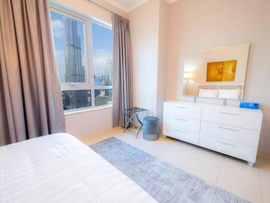 First Class 3br With Full Burj Khalifa And Fountain View Apartment Dubai