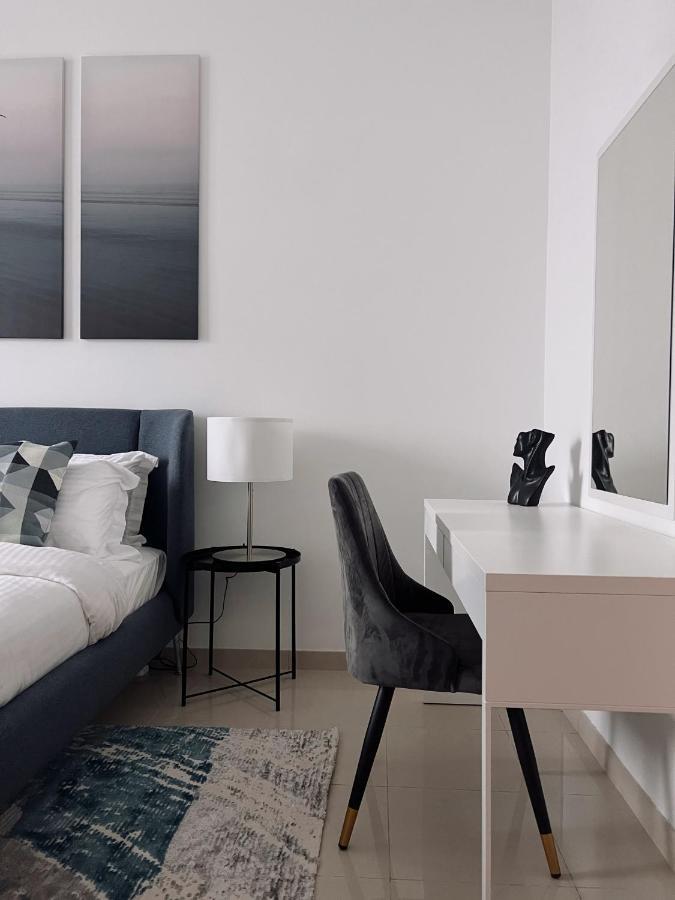 Stylish 2 Bdr In Marina & Beach Access Available Apartamento Dubai