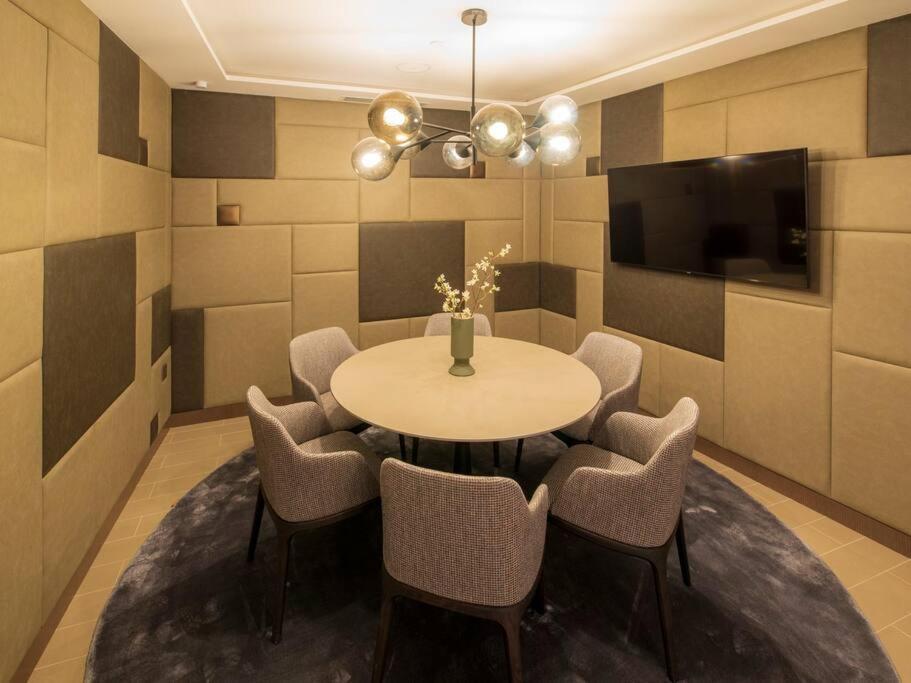 First Class Penthouse With Full Burj Khalifa And Fountain View Dubai