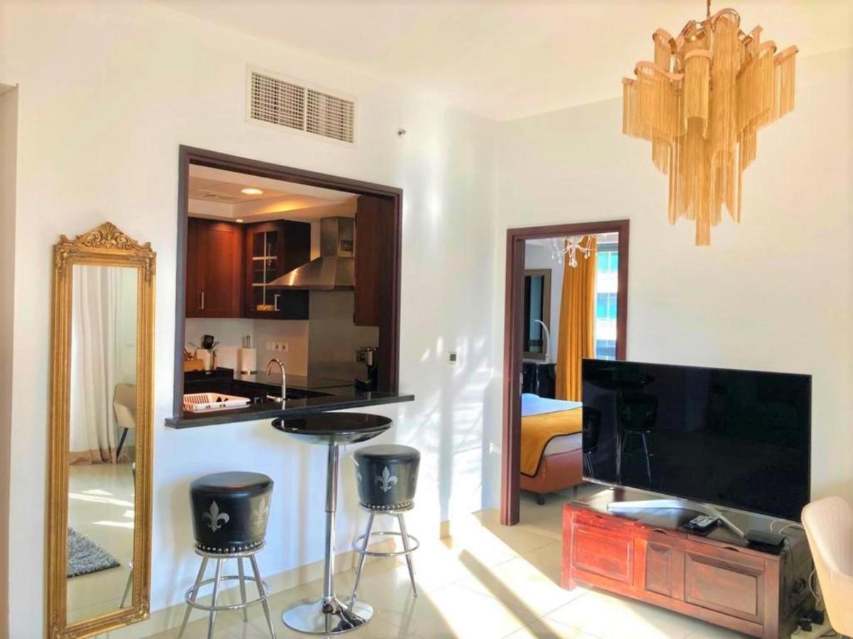 Apartamento Stunning Downtown With Balcony