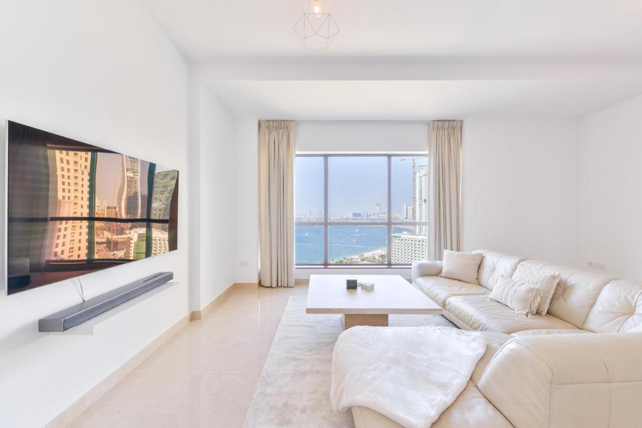Deluxe Retreat In Jbr - Million Dollar View - Balcony *