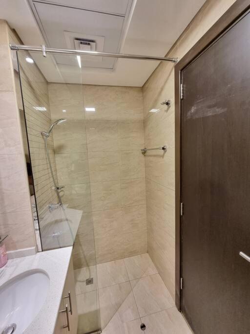 Premium Lovely With Balcony In Apartment Dubai