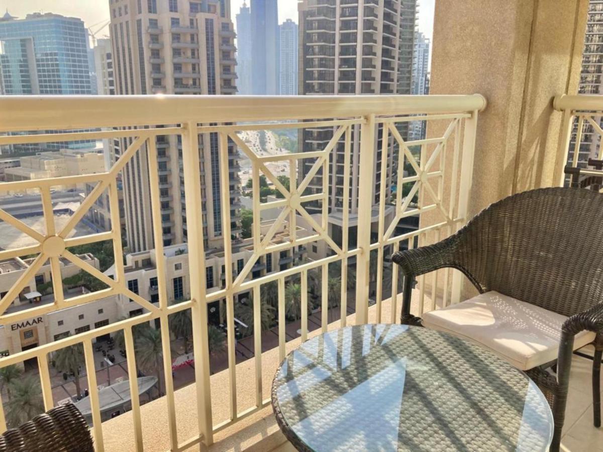 Stunning Downtown With Balcony Apartamento