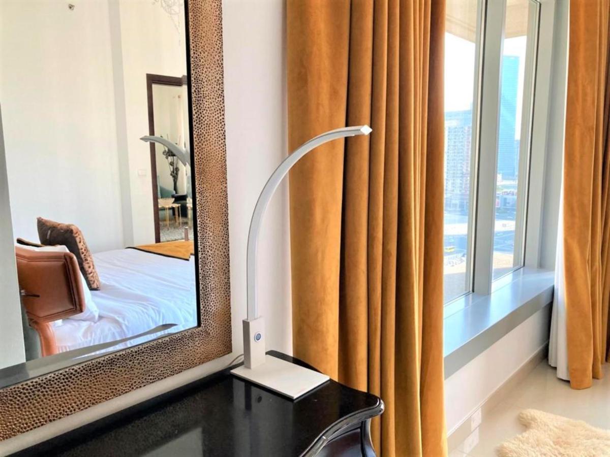 Apartamento Stunning Downtown With Balcony Dubai