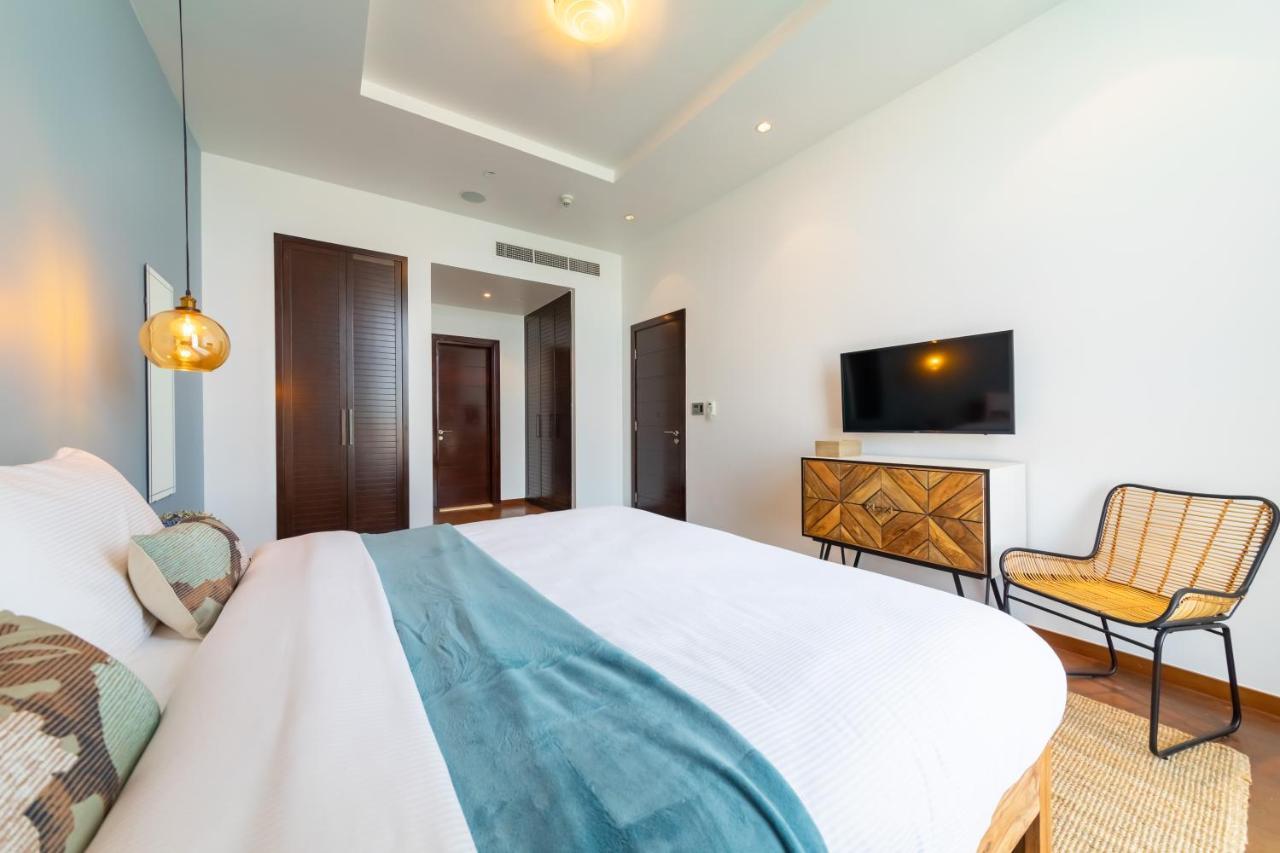 Apartment Maison Privee - Palm Jumeirah Luxury Apt W Access To Exclusive Beach, Pool, And Gym *