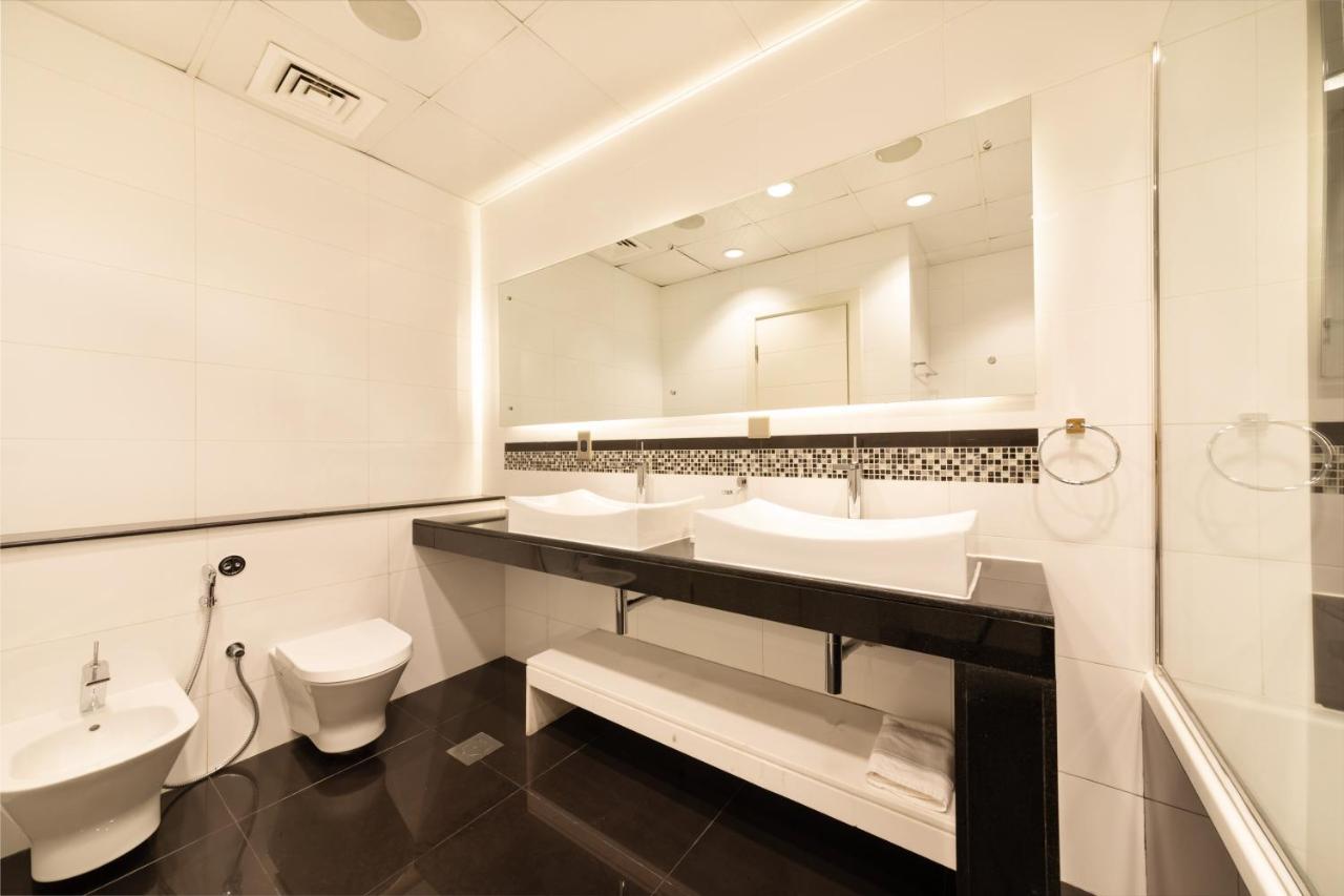 Maison Privee - Palm Jumeirah Luxury Apt W Access To Exclusive Beach, Pool, And Gym Apartment Dubai