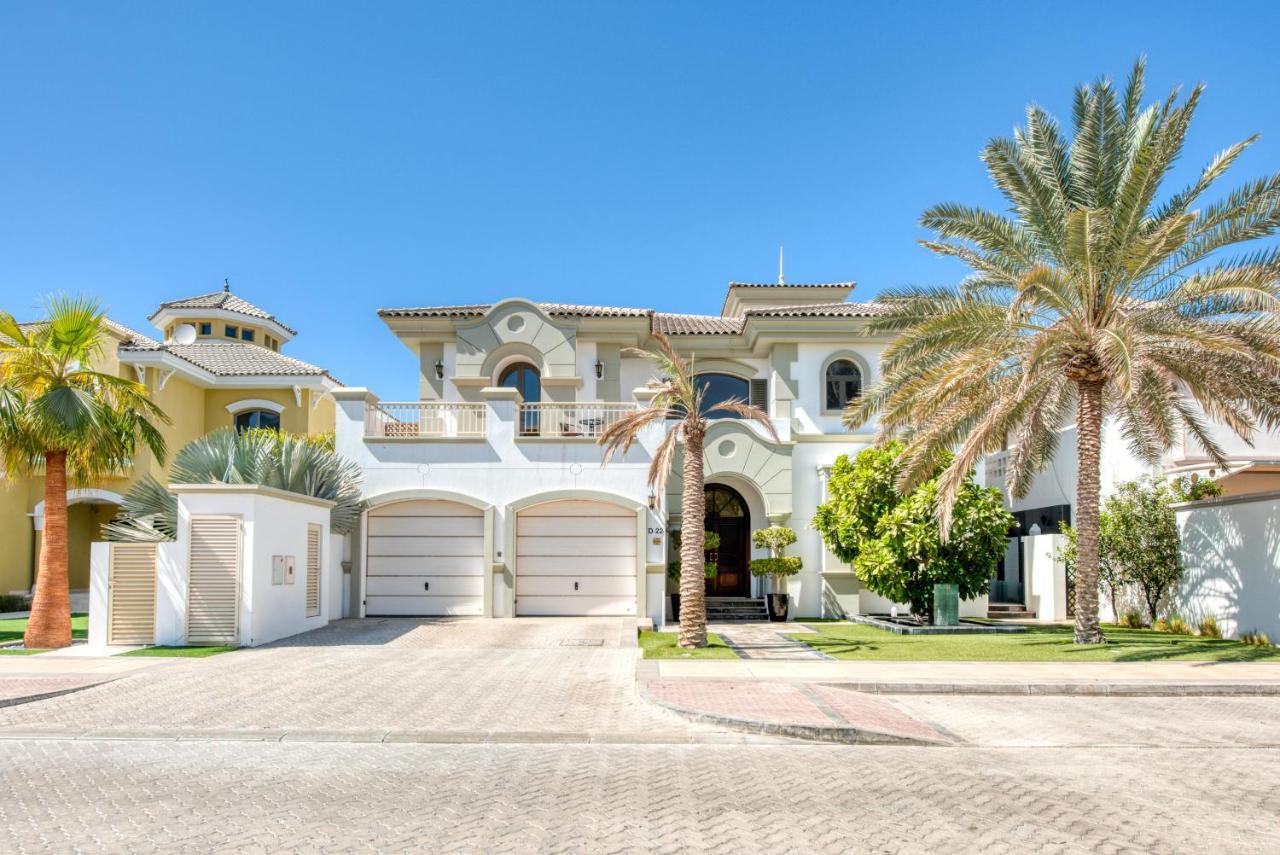 Maison Privee - Glamourous Beachfront On The Palm With Pool * Dubai