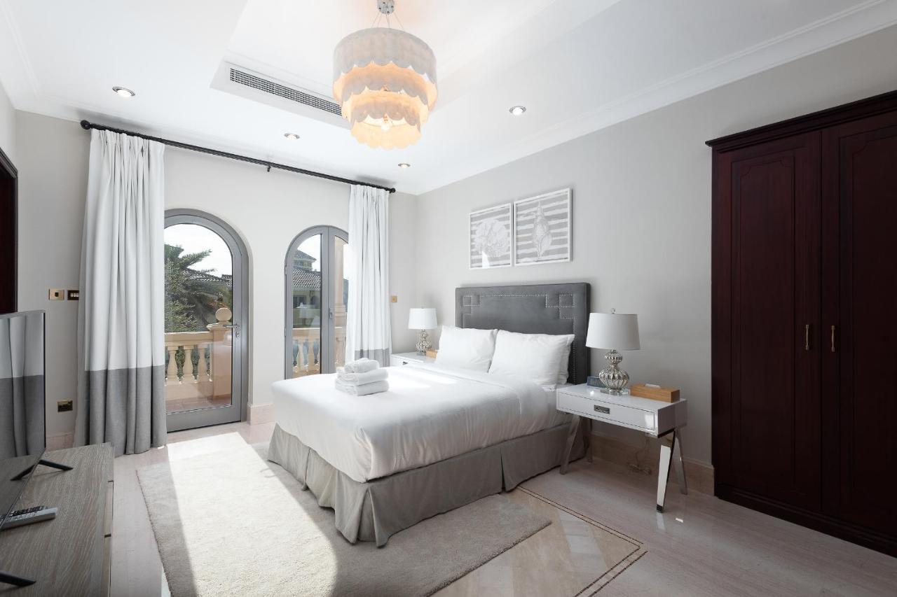 Maison Privee - Palm Jumeirah Front Xl With Private Pool Dubai