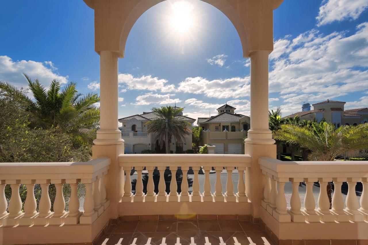Maison Privee - Palm Jumeirah Front Xl With Private Pool Villa Dubai