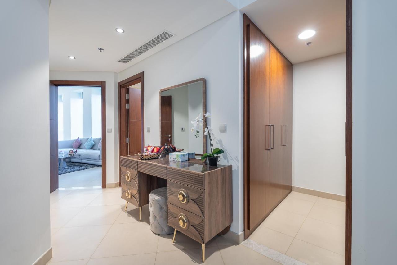 Trinity Holiday Homes - Burj Vista Downtown Dubai