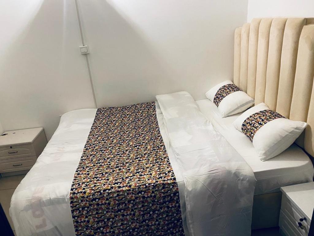 Private In Shared Gasthof Dubai