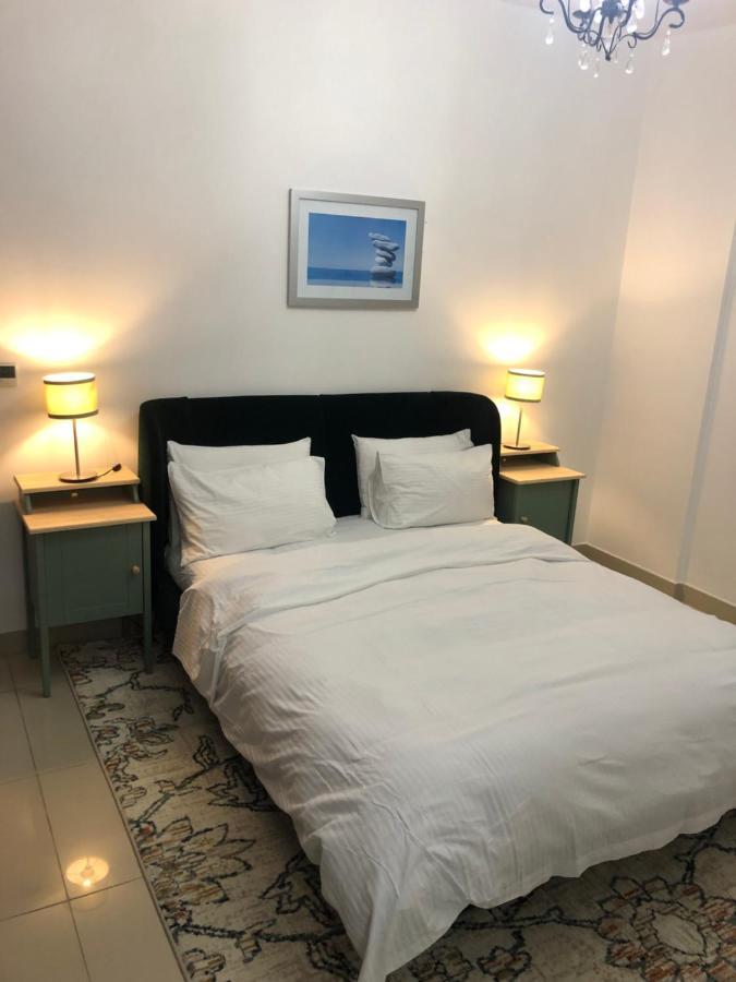 Downtown Boulevard One Bedroom Apt In 29 Blvd غرفة وصالة Burj & Fountain View Master Bedroom Plus 2 Single Beds In Living