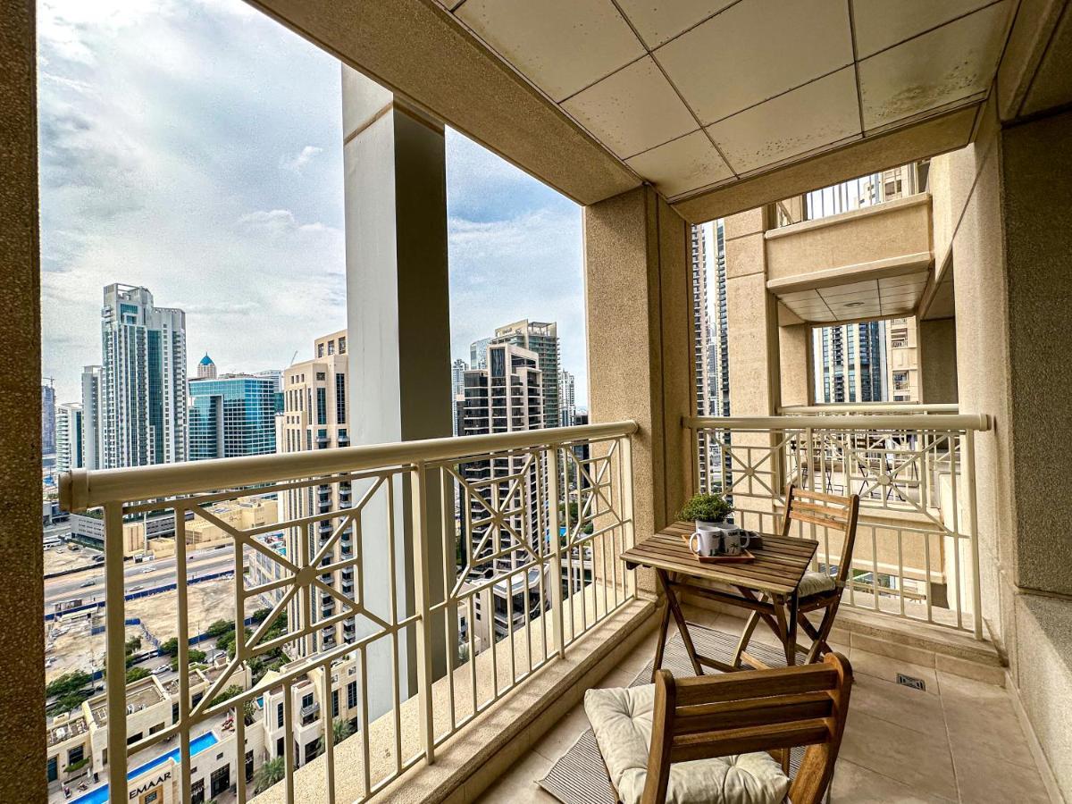 Daire Higuests - Snug Studio With Balcony In The Heart Of Downtown