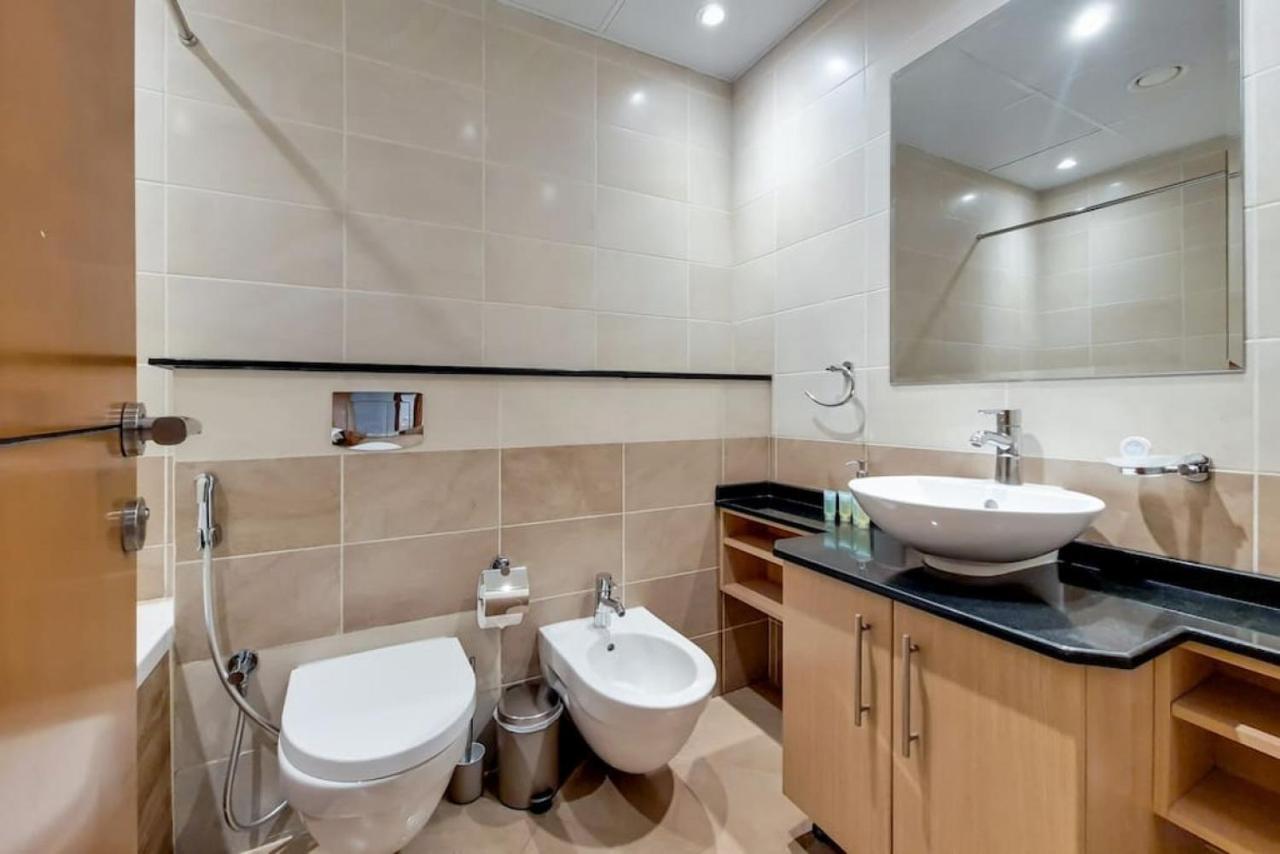 Ocean Heights - Gorgeous Two Bedroom Apartment *