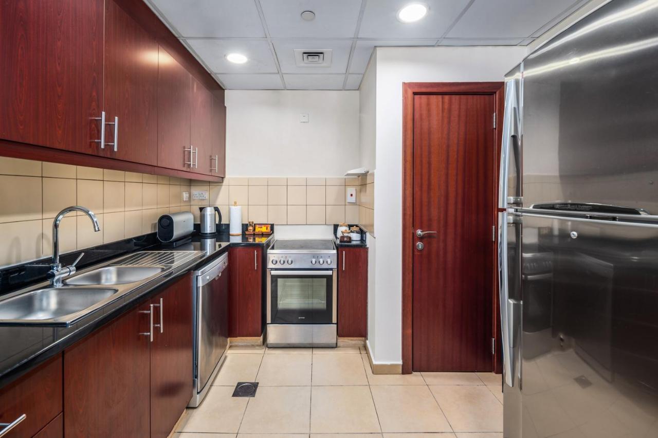 Lovely 2-bed In Jbr - 5 Mins From - Palm View! Apartment Dubai