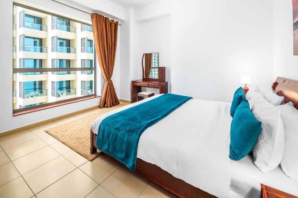 Spacious 4-bed In Jbr Rimal With Access To Beach! Apartment