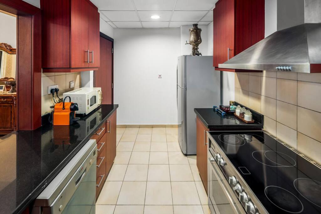 Spacious 4-bed In Jbr Rimal With Access To Beach! Apartment