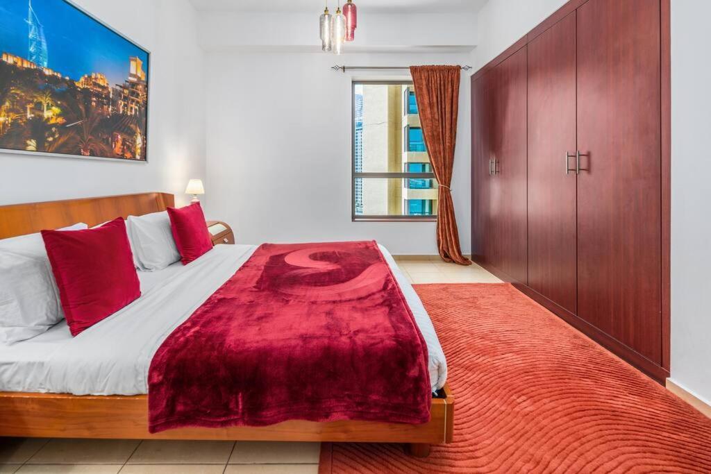 Spacious 4-bed In Jbr Rimal With Access To Beach! Apartment *
