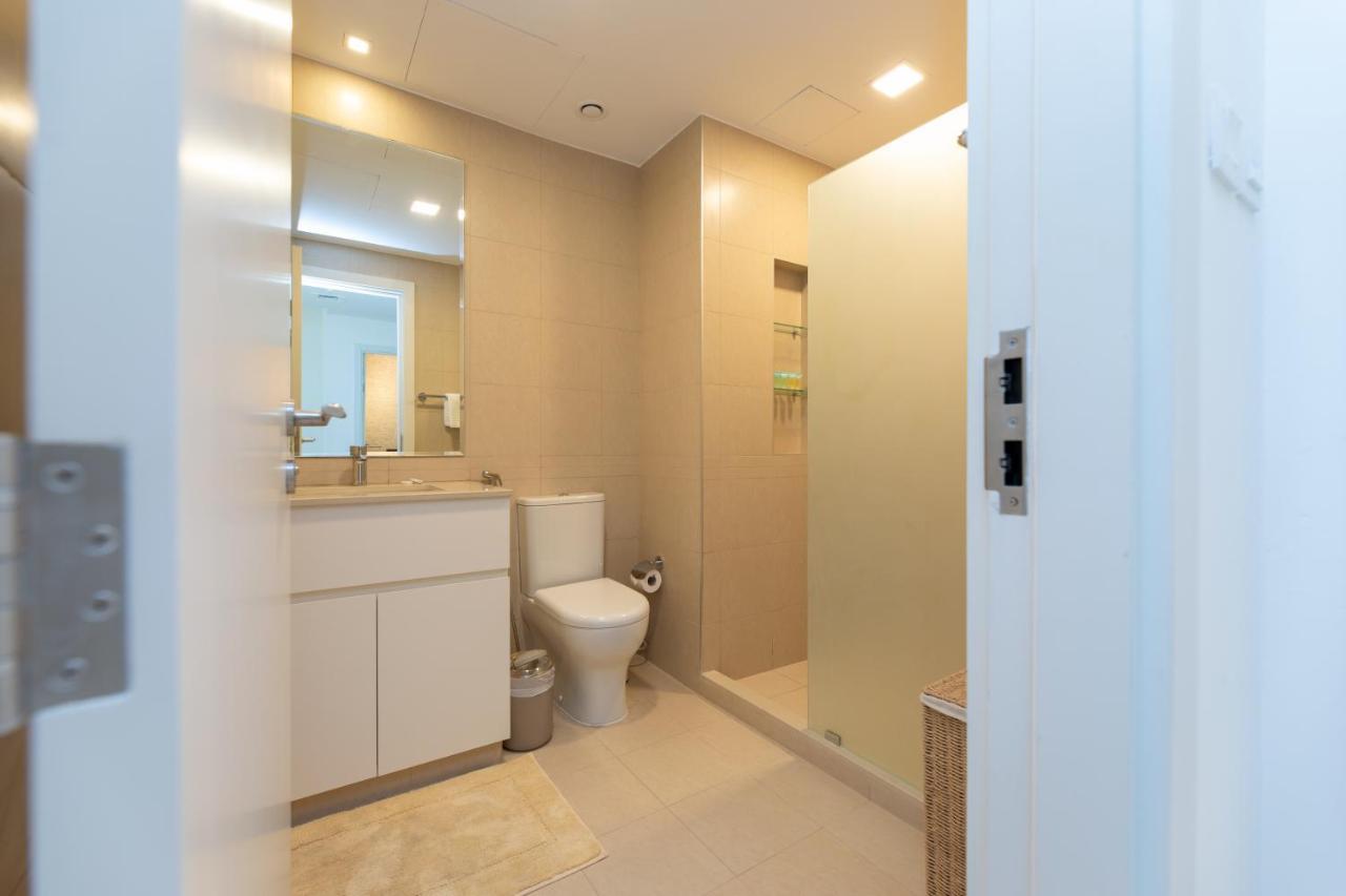 Stunning 4 Bedroom Townhouse In Townsquare *