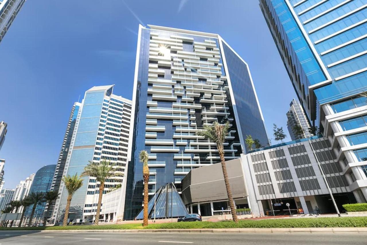 Luxfolio Retreats - Luxury Studio Apartment