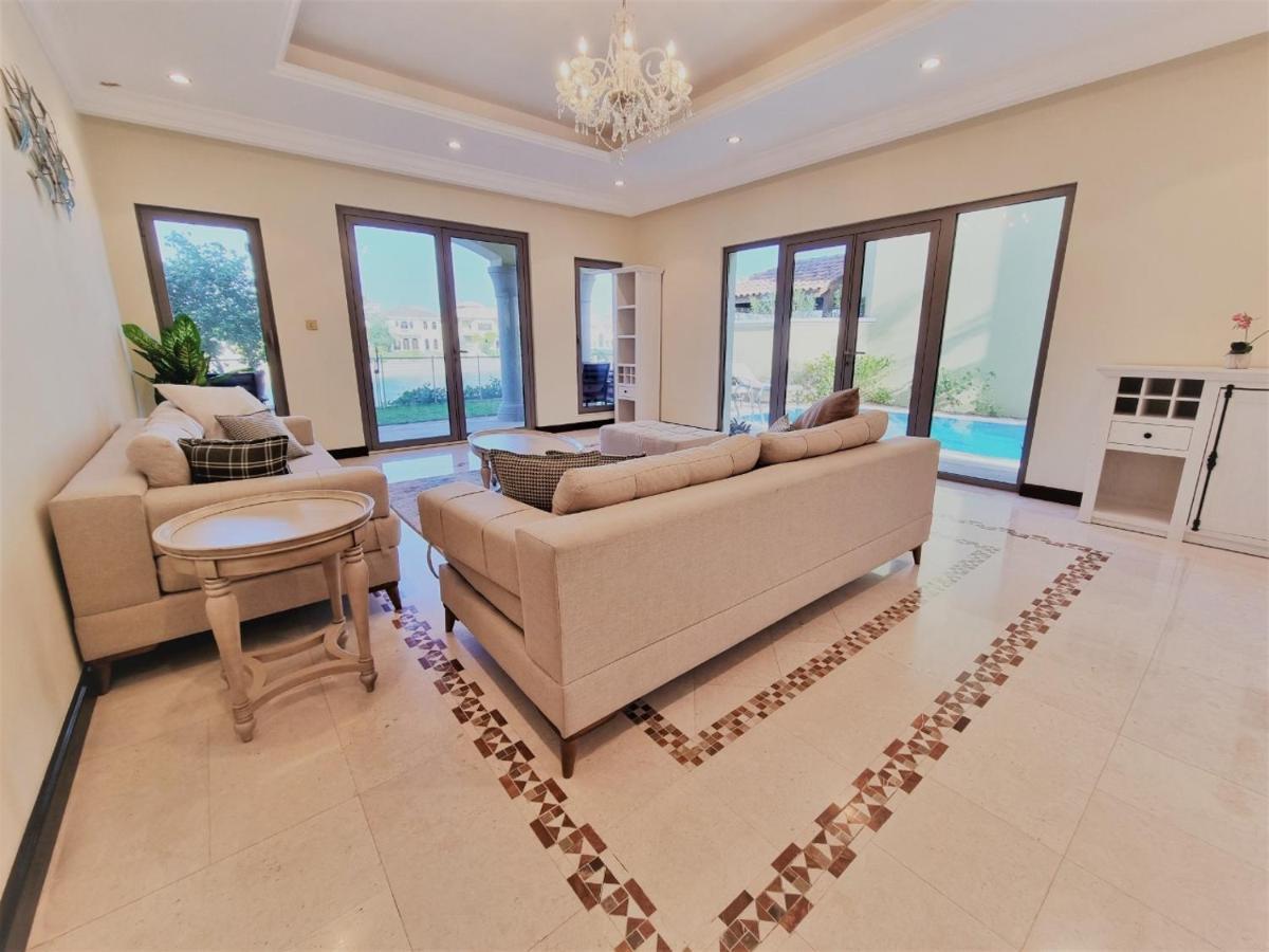 Villa Palm Jumeirah Stunning 4bhk *