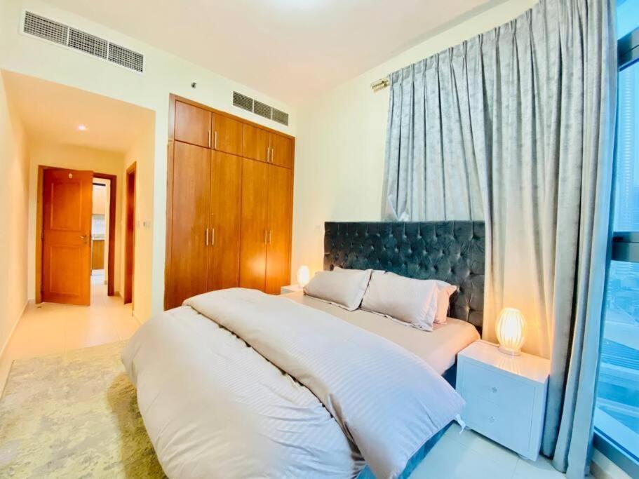 Apartment Marina 1 Bedroom Hall With Beautiful View