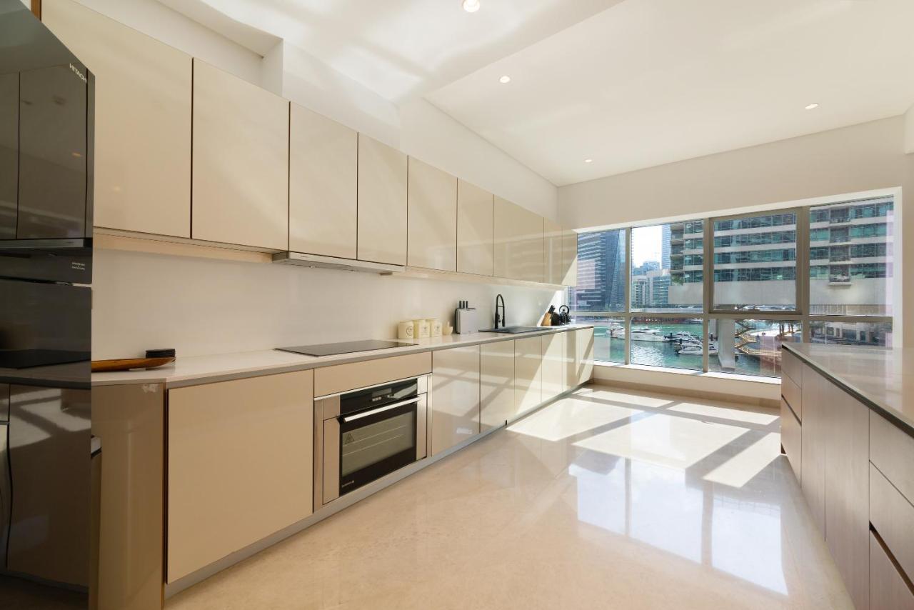 Maison Privee - Stunning 3-floor With Kids & Rooftop Terrace Over Marina Villa Dubai