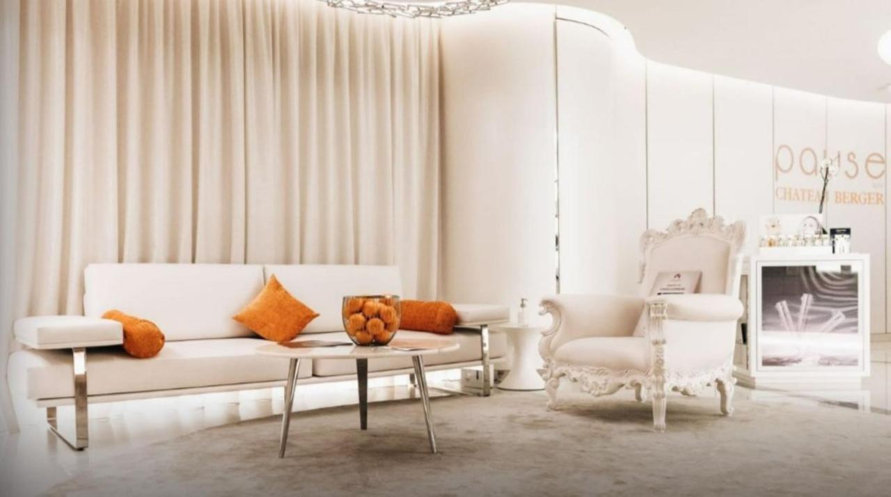 Luxury 2br In Paramount Towers Business Bay