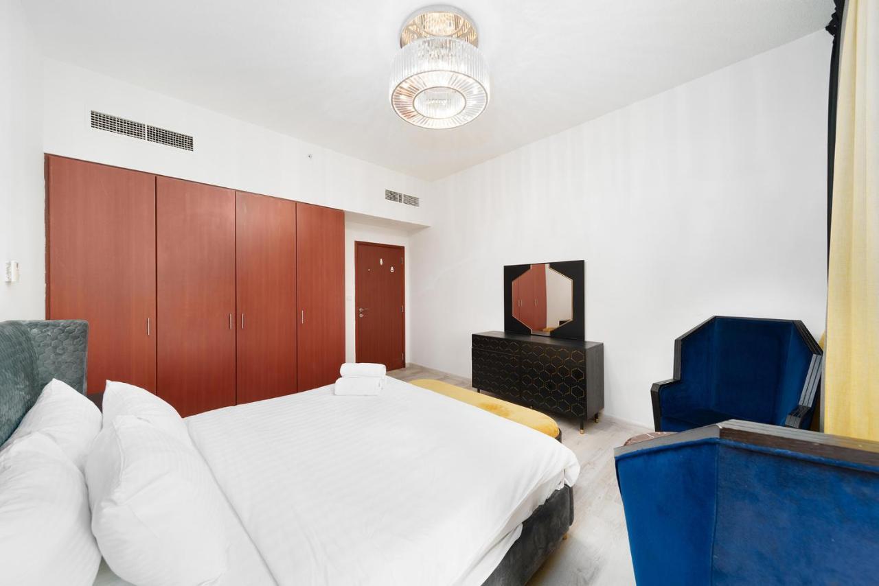 Spacious 7-bedroom Serviced On Jbr Walk * Dubai