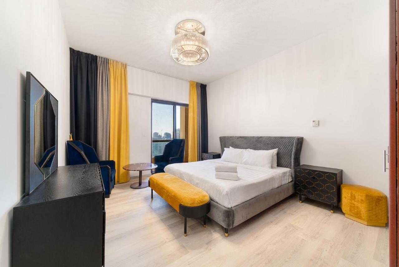 Spacious 7-bedroom Serviced On Jbr Walk Apartment
