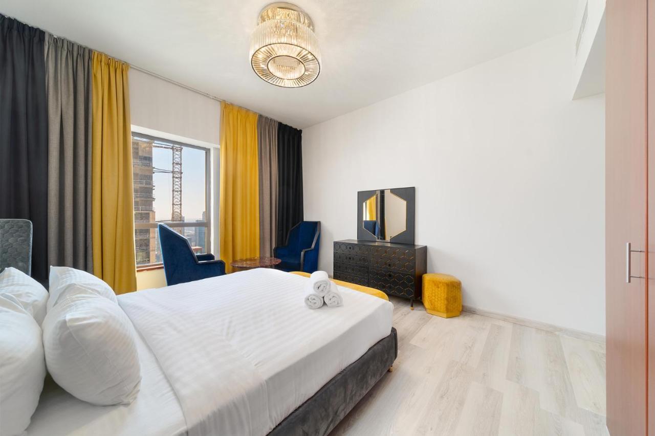 Spacious 7-bedroom Serviced On Jbr Walk Apartment *