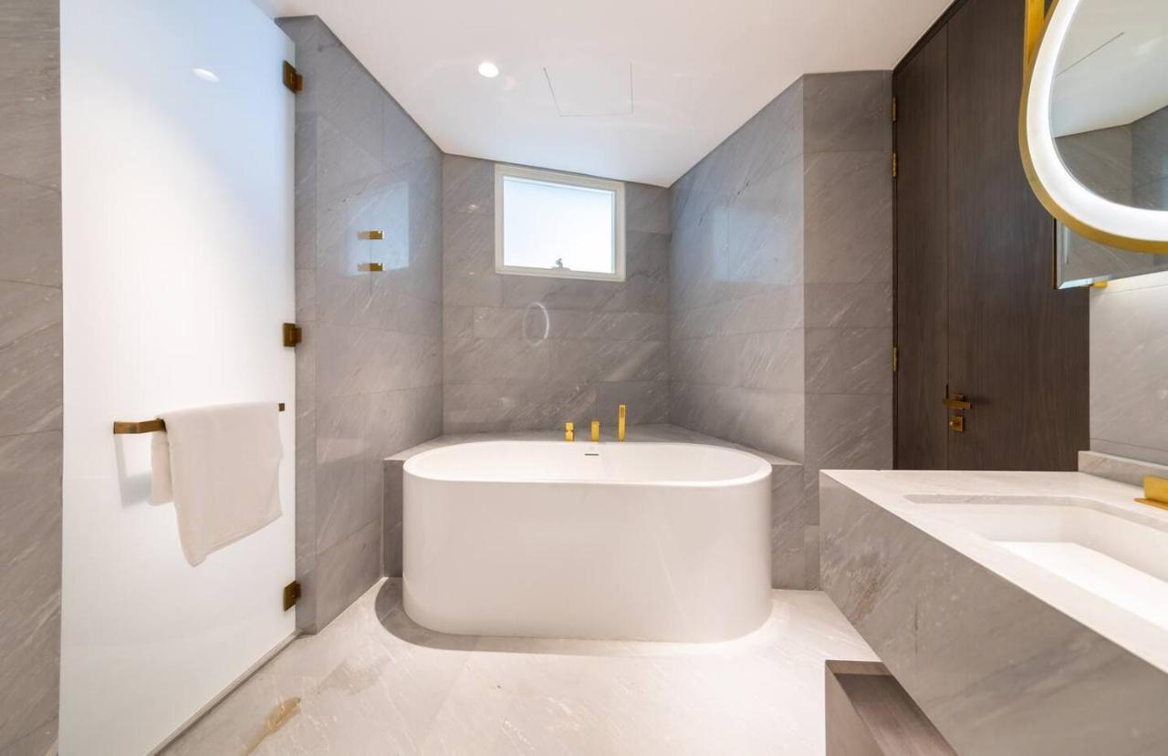 Five Palm Jumeirah Apartment Dubai