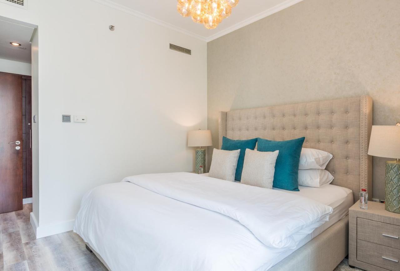 Boutique Living - Burj Views *