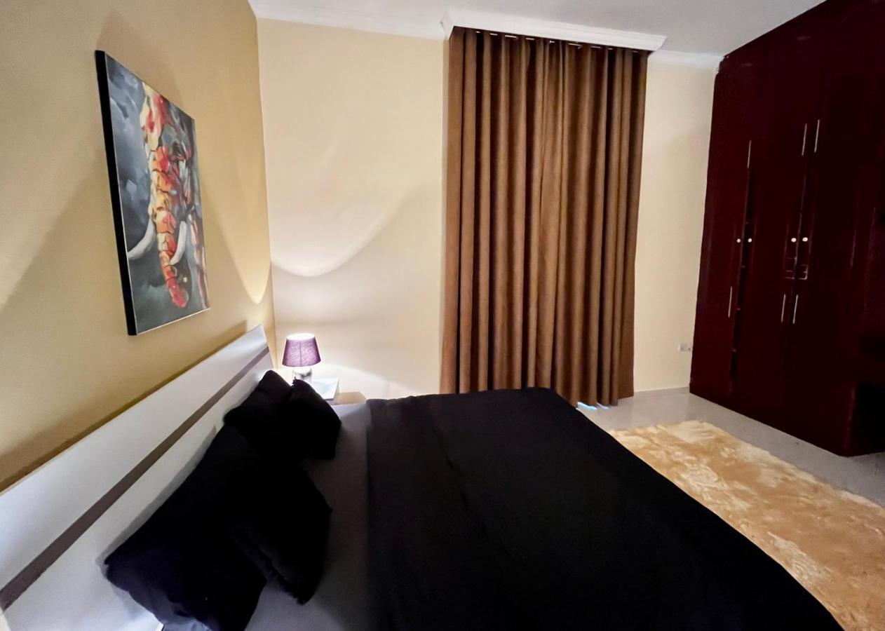 Independent Spacious 3 Bedroom Villa *
