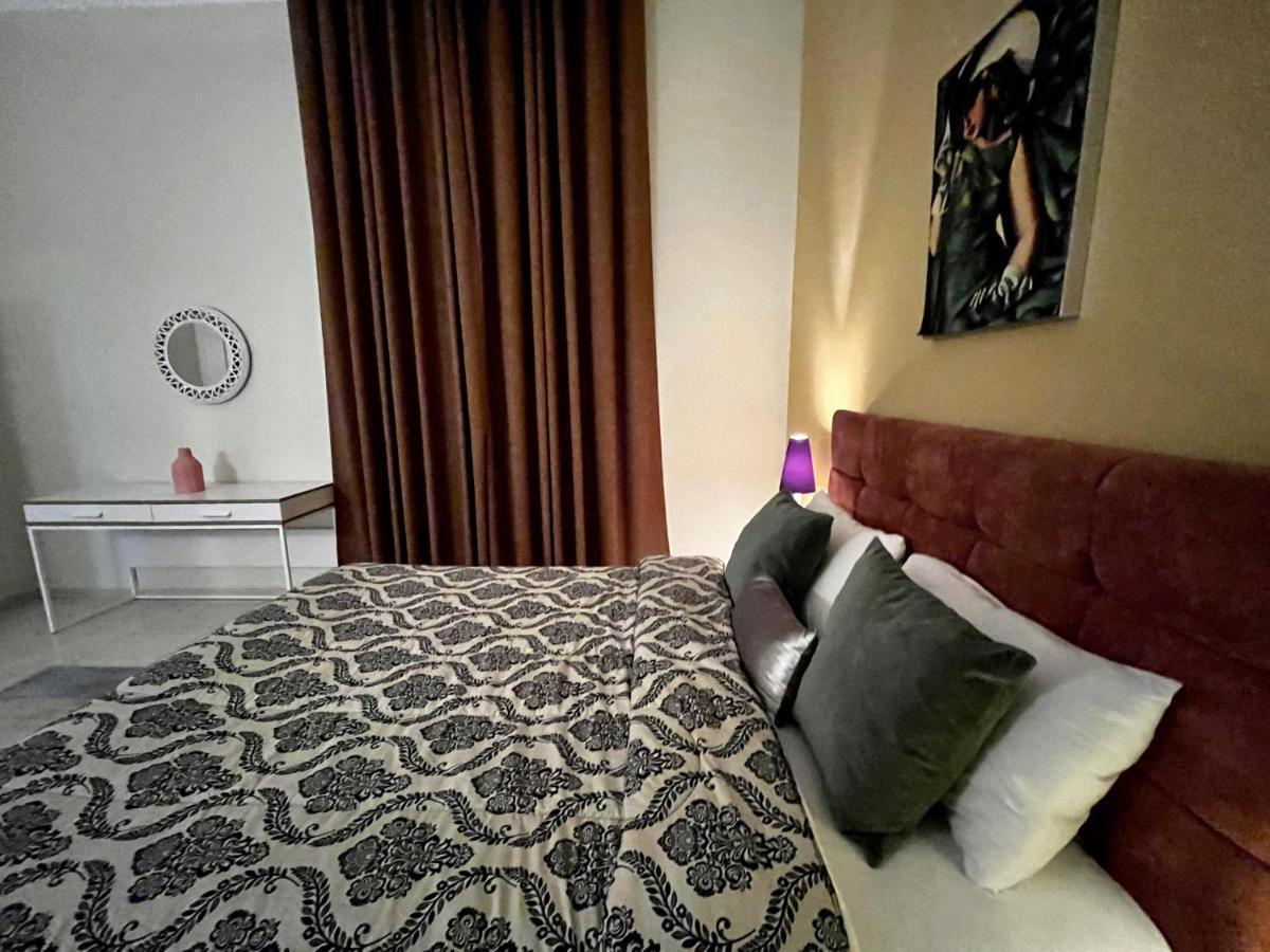Independent Spacious 3 Bedroom Villa *