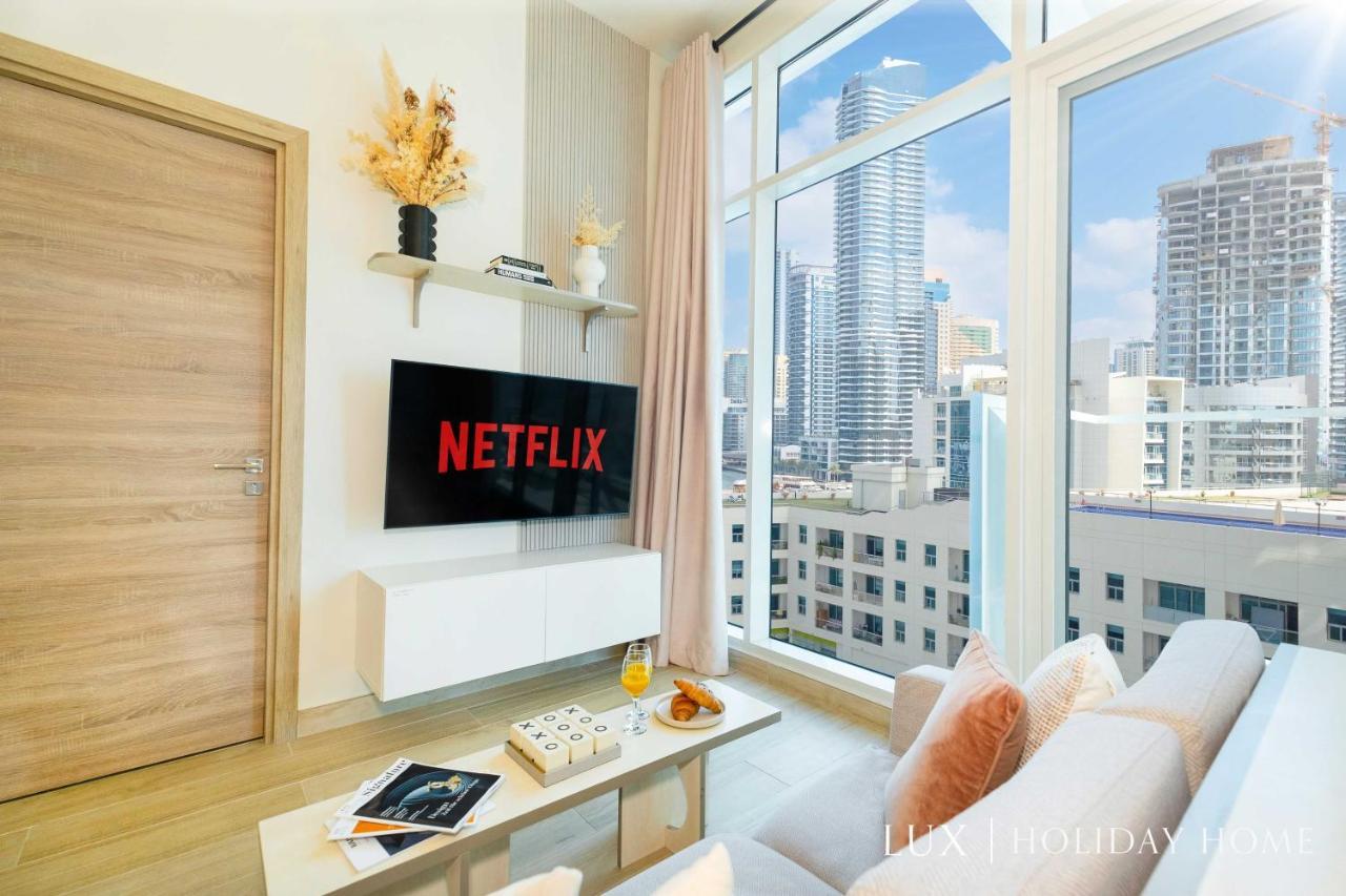 Lux The Modern Marina 2 Bed Daire *